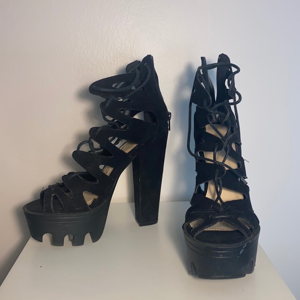 Black Lace up heals - Picture 1 of 6